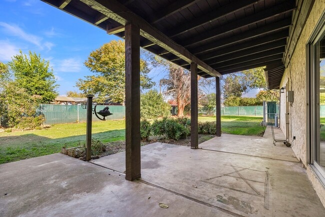 Building Photo - 1096 Corino Real Ct