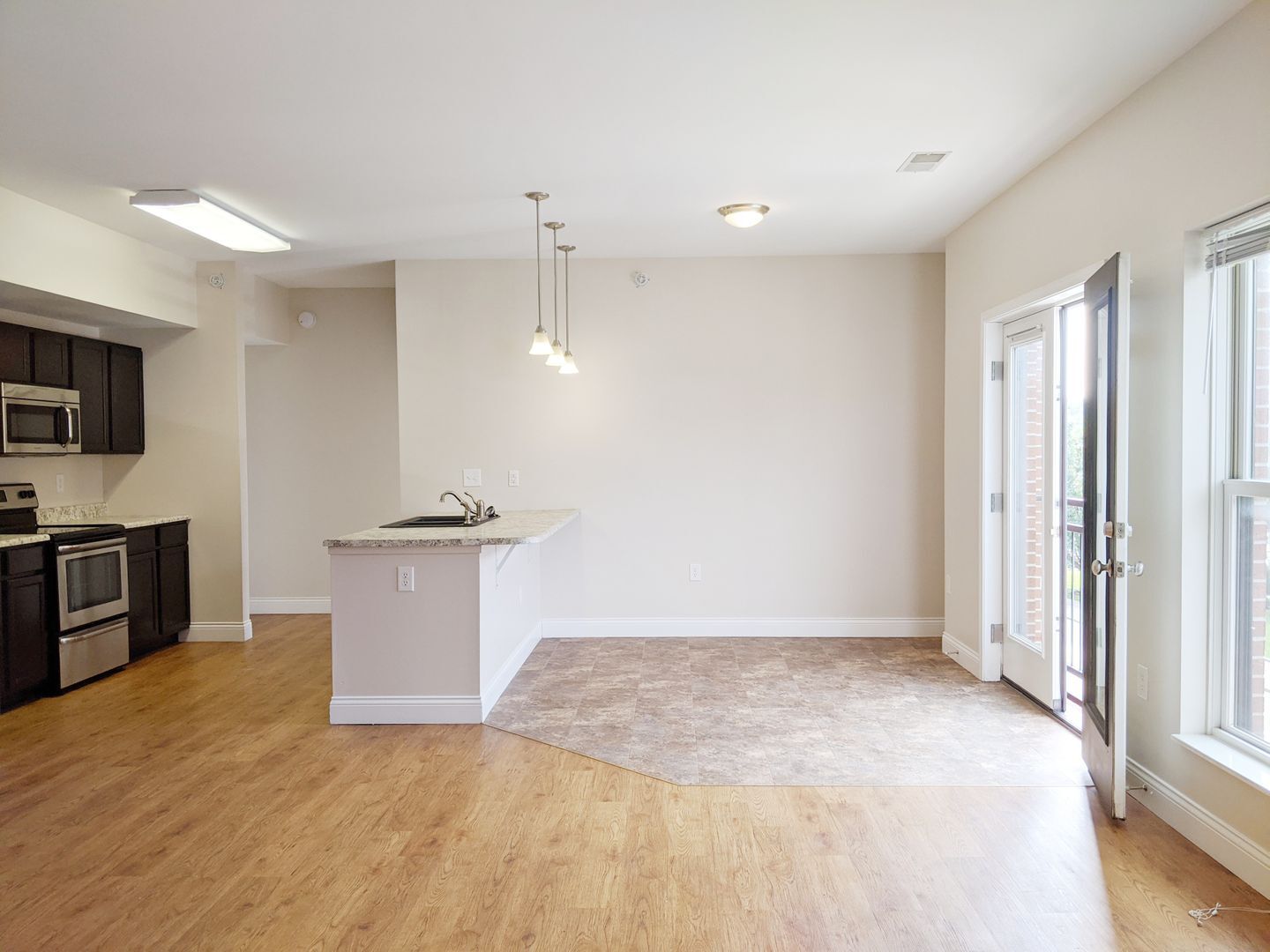 Building Photo - Sixth &amp; Washington