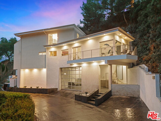 Primary Photo - 3111 Belden Dr
