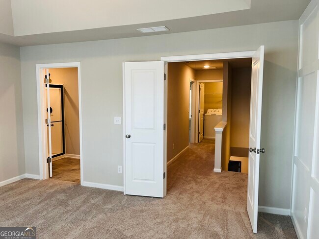 Building Photo - 33 Cobalt Ln