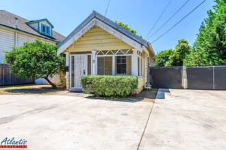 Building Photo - Lovely Downtown San Jose Home | Off-Street Parking