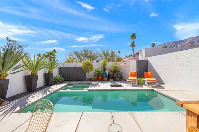 Building Photo - 483 Beacon Way