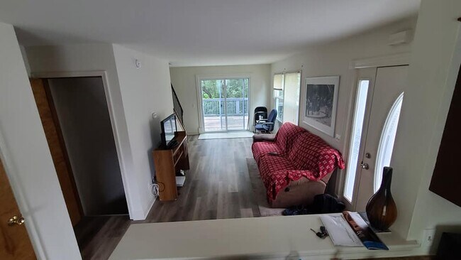 Building Photo - 15 Newton Ave