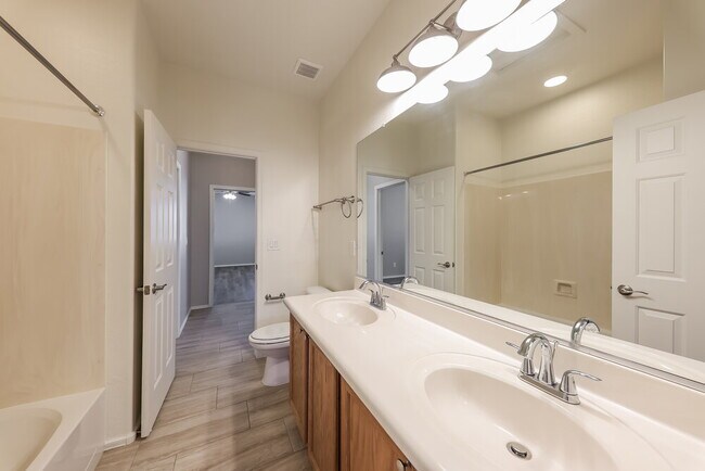 Building Photo - 40806 N Hudson Ct