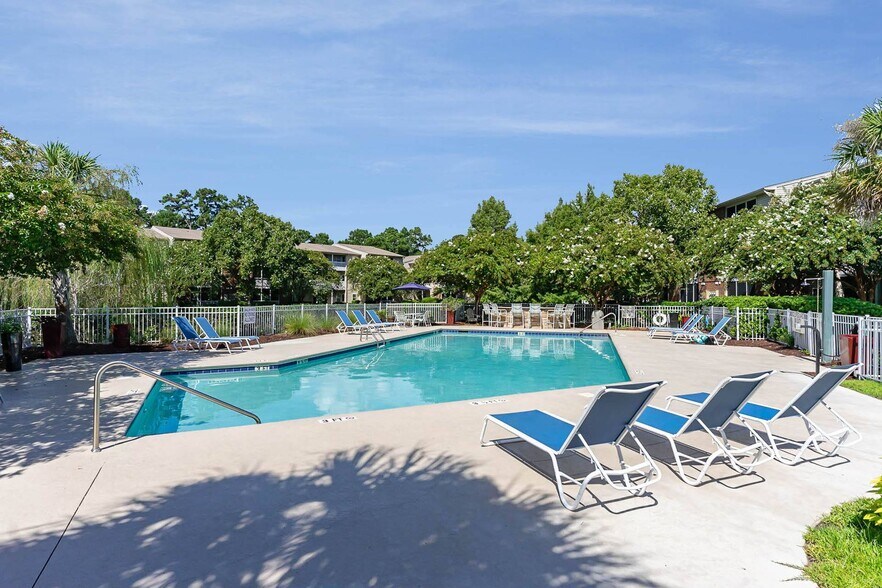 Litchfield Oaks Apartments 5 Ashcraft Cir Pawleys Island SC 29585