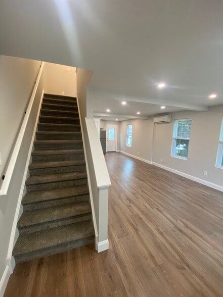 Living room - 417 Jones St