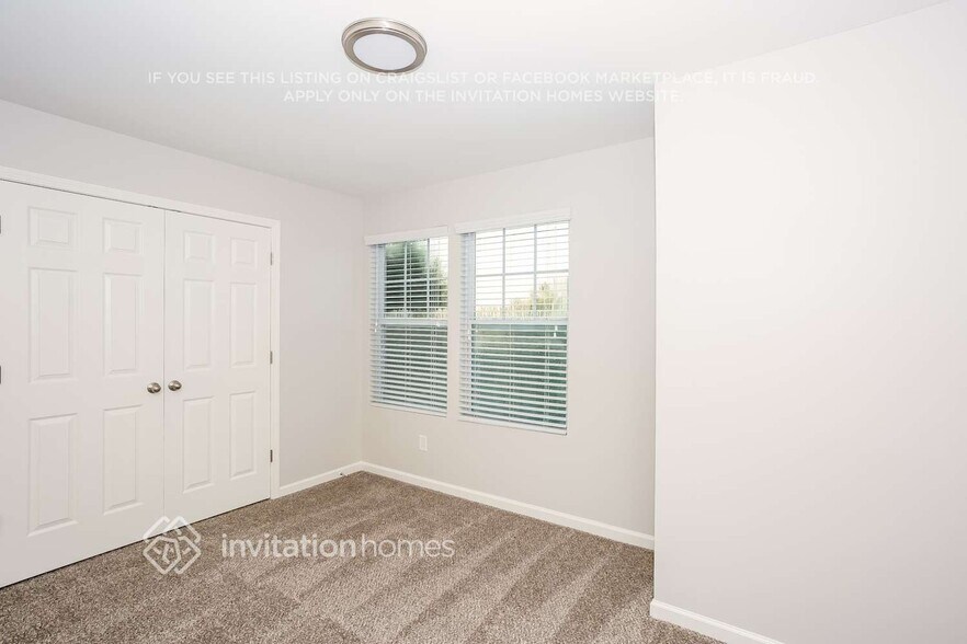 Building Photo - 4186 Broadstairs Dr SW