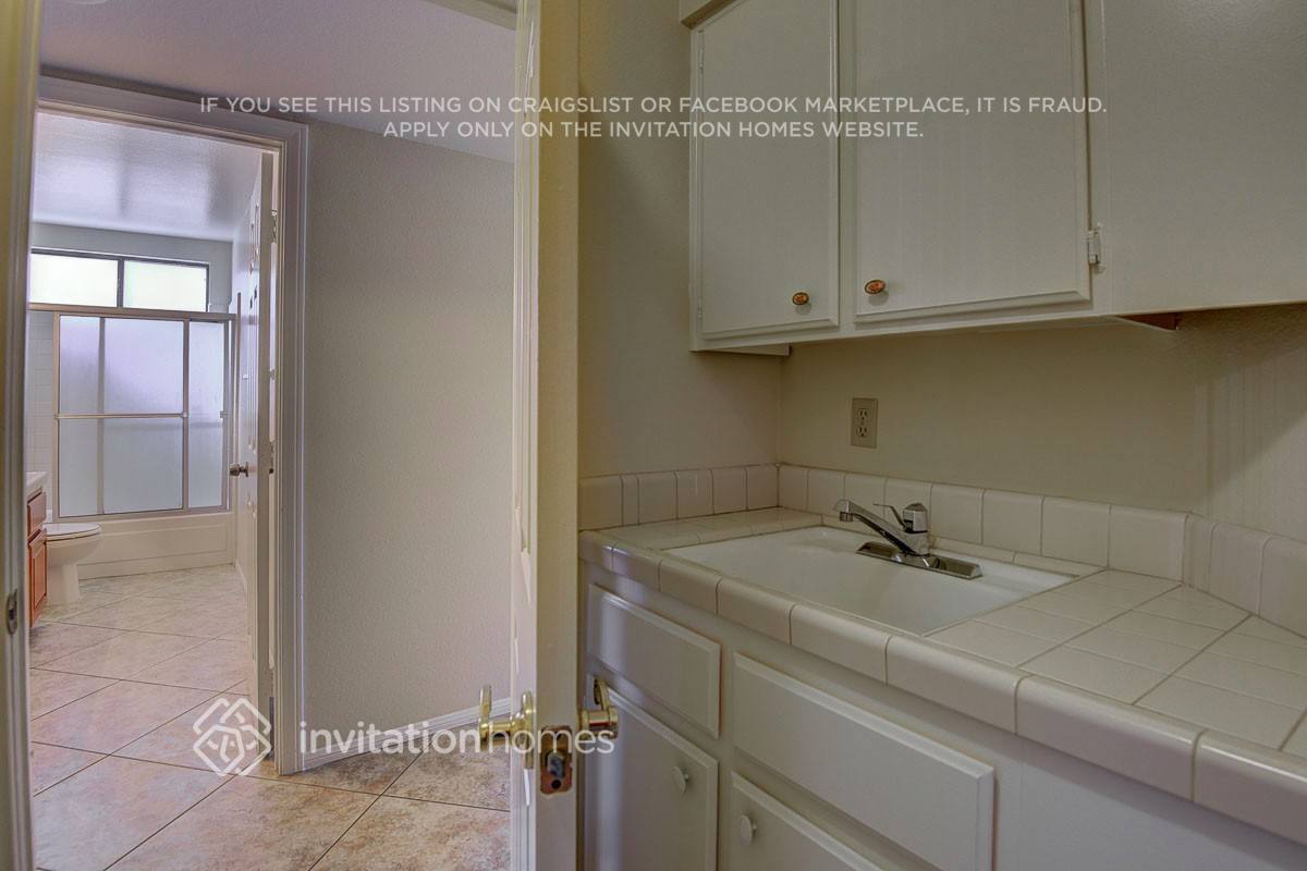 Building Photo - 430 Wedgewood Dr