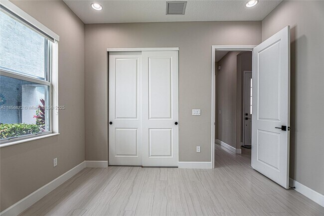 Building Photo - 15431 Goldfinch Cir