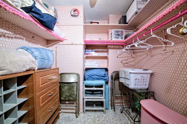 Building Photo - 18081 Biscayne Blvd