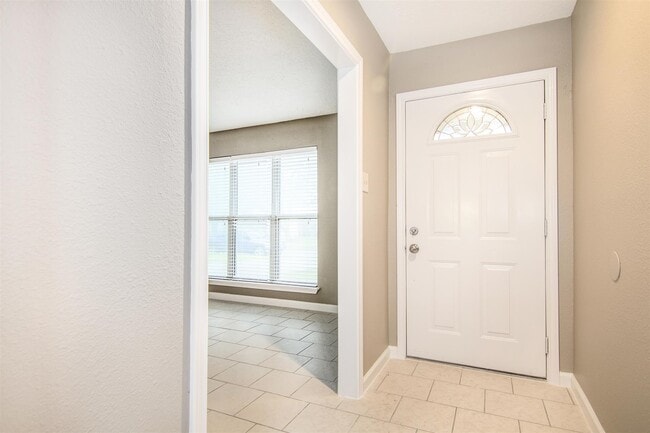 Building Photo - 4327 Lucian Ln