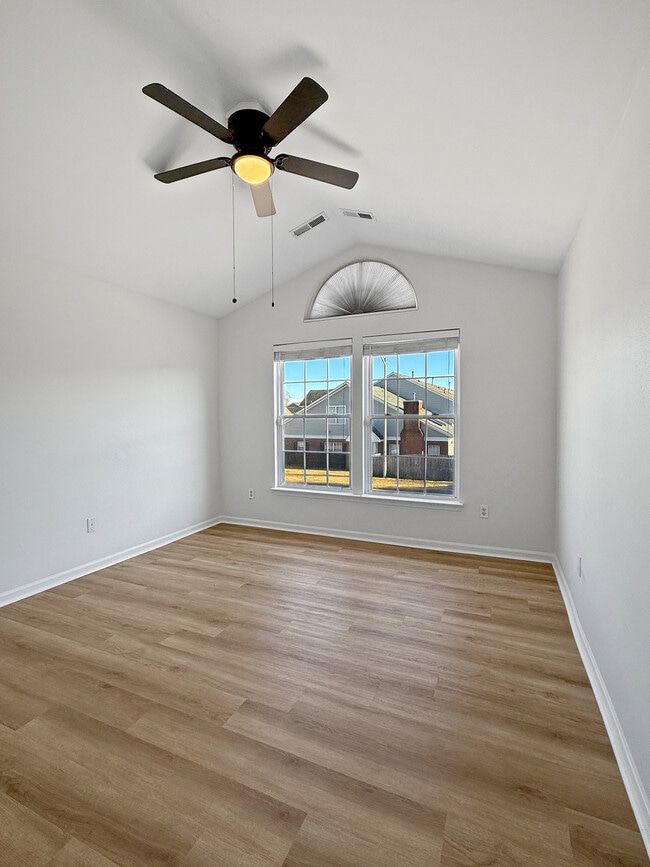 Building Photo - 2656 Bracston Rd