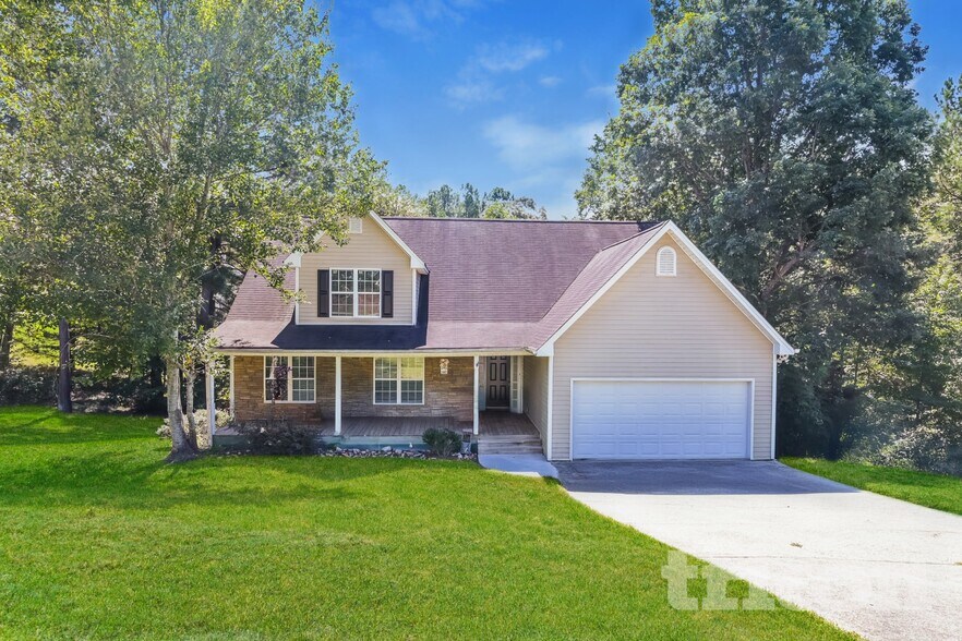 Primary Photo - 930 Willow Hollow Dr