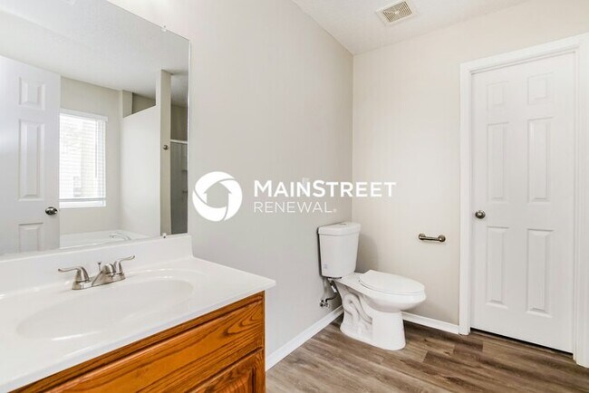 Building Photo - 4 Bedroom Pet-Friendly Home in KNIGHTDALE, NC with Main Street Renewal