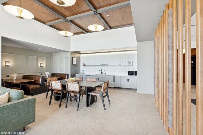 Building Photo - New Construction 3BR/2.5BA Townhome with Attached Garage in Oak Forest, Make your move less expen...