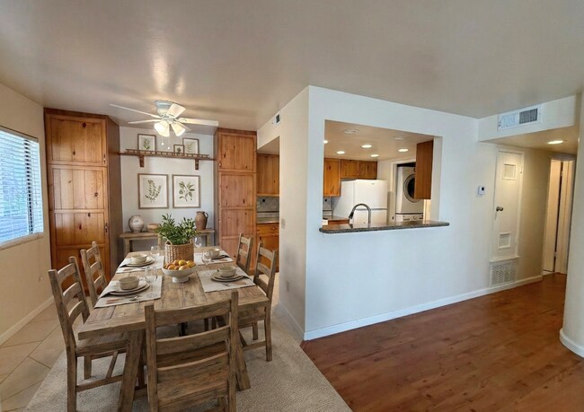 Building Photo - 9392 Twin Trails Dr