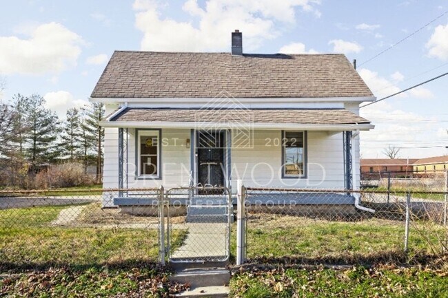 Primary Photo - Charming 3-Bed Home Close to Parks & Trails