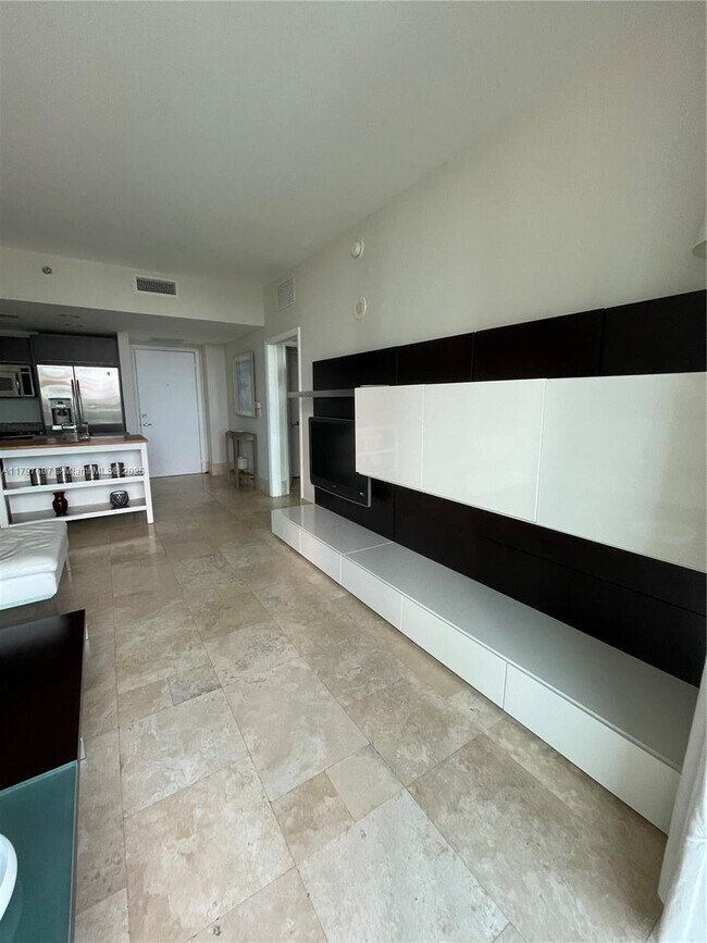 Building Photo - 951 Brickell Ave