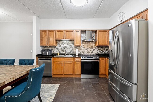 Building Photo - 3501 Wellington Ct