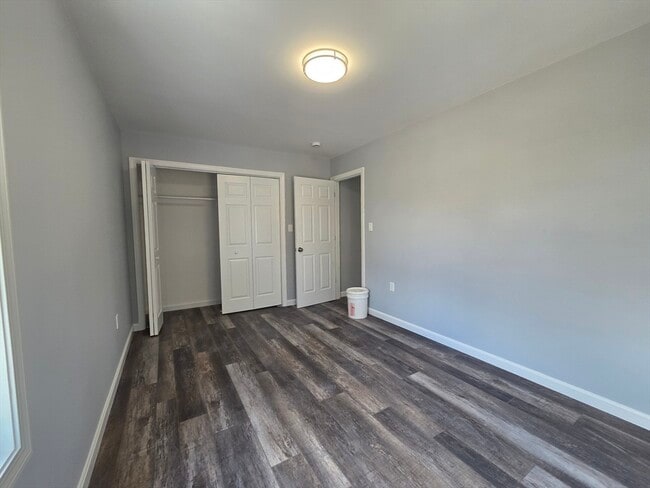 Building Photo - 276 Sumner St