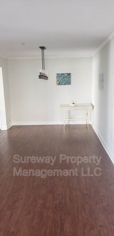 Building Photo - 1505 Saxony Dr