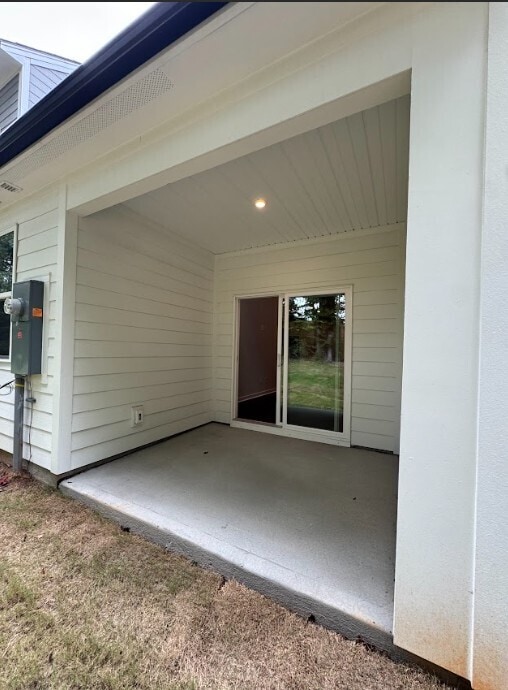 Building Photo - Beautiful 3-Bedroom, 3-Bath Home with Mode...