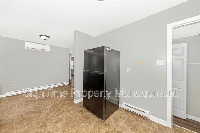 Building Photo - 11025 Rosewood Dr