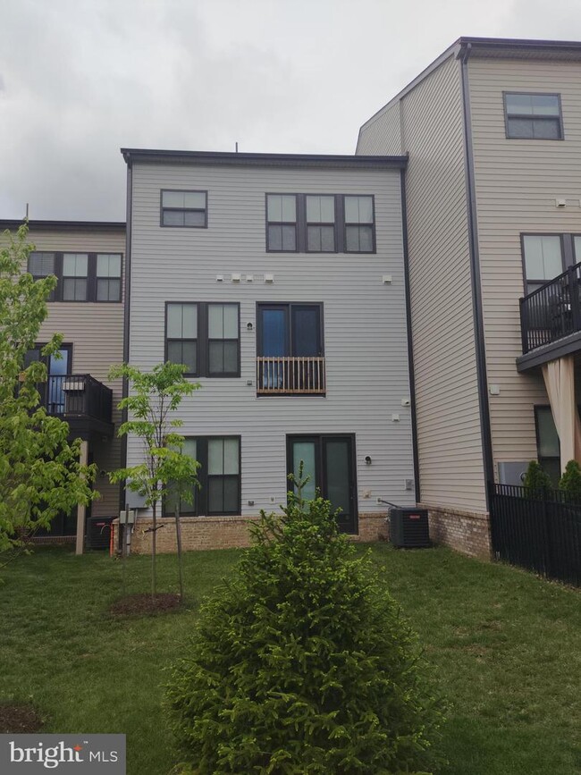 23026 Sullivans Cove Sq 23026 Sullivans Cove Sq Brambleton VA 20148