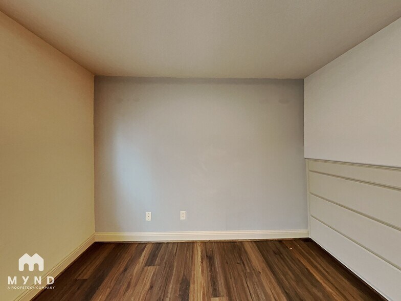 Building Photo - 7404 Coronado Way