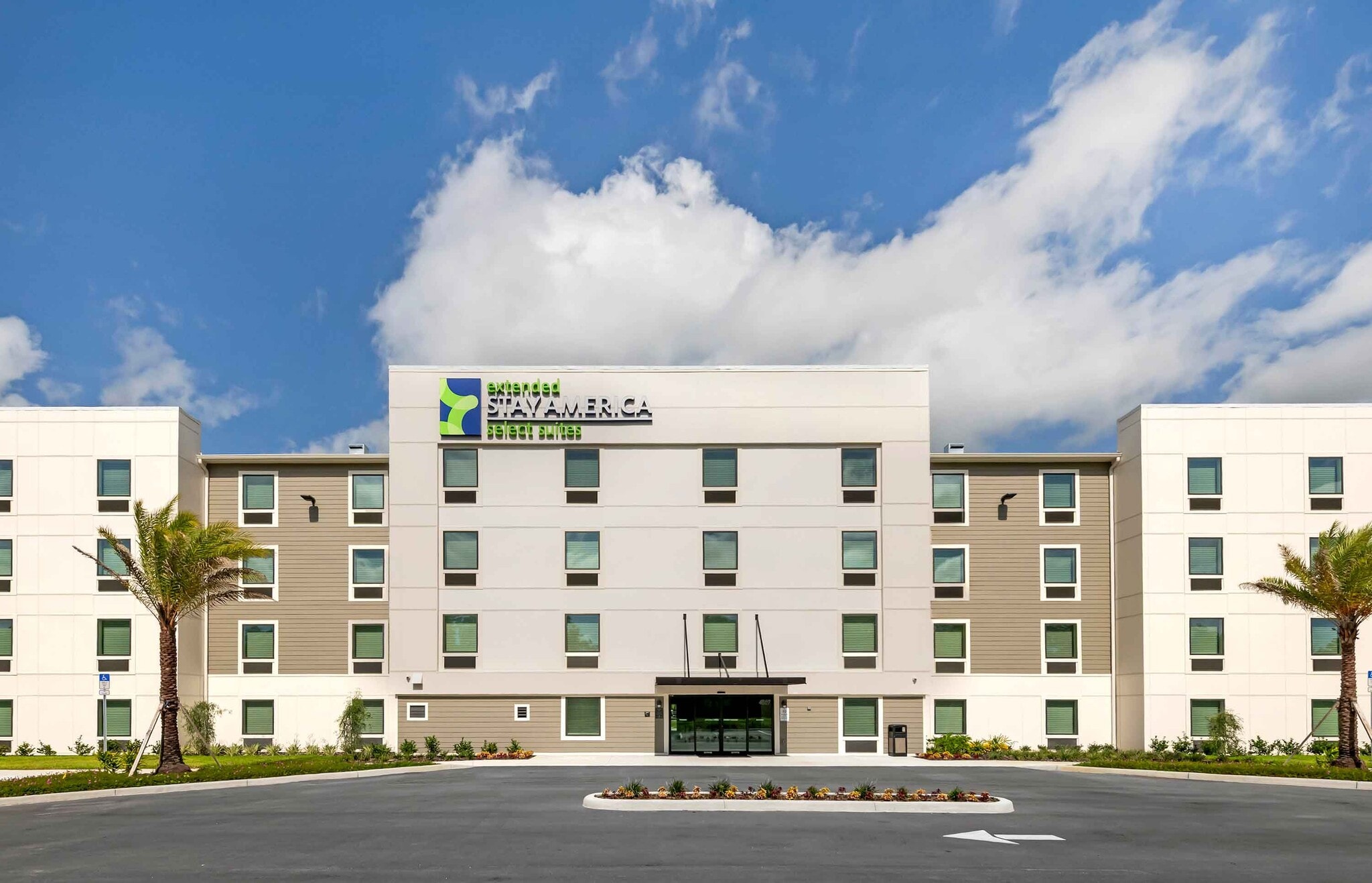 Building Photo - Furnished Studio-Wildwood