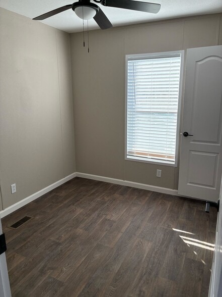 Building Photo - 750 Silent Valley Rd