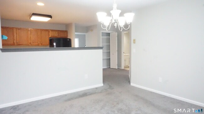 Building Photo - 234 Willow Springs