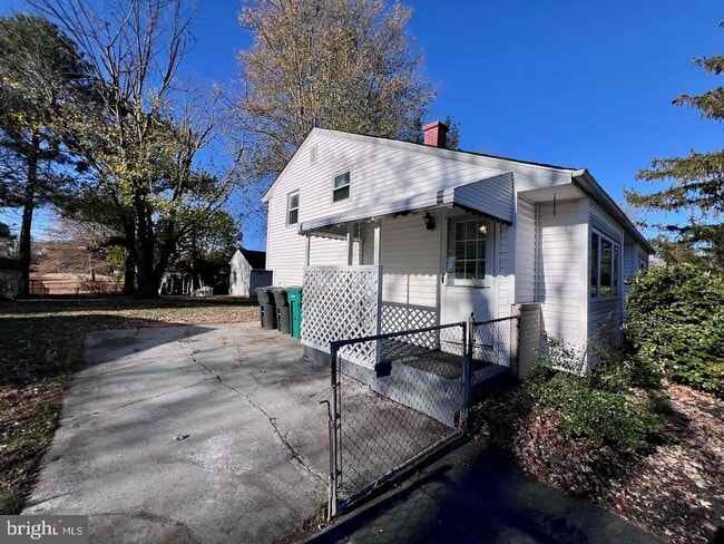 Building Photo - 17 Todd Ln