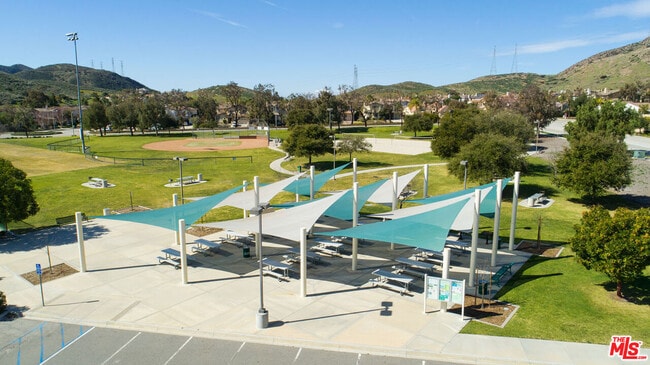 Building Photo - 4566 Via Del Rancho