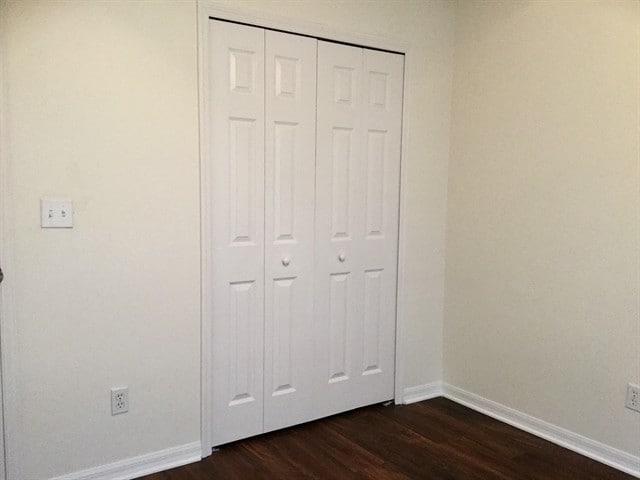 Building Photo - 12241 Woodglen Cir