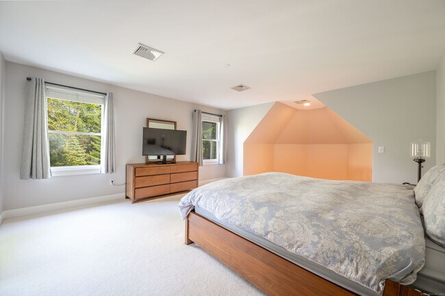 Building Photo - 64 Riverford Rd
