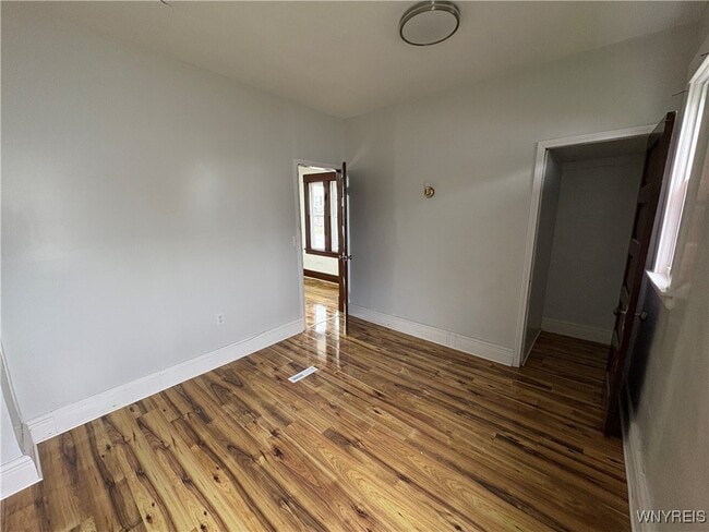 Building Photo - 143 Reo Ave