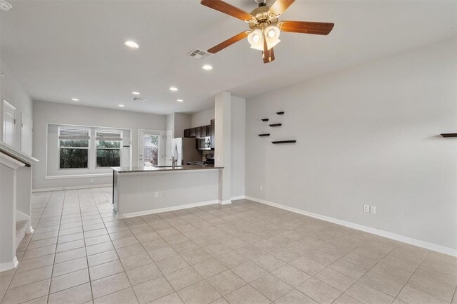 Building Photo - 207 Wainscot Oak Wy