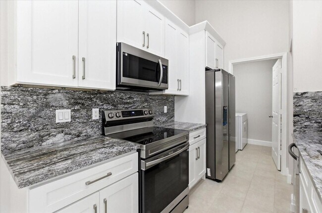 Building Photo - 2504 Grassy Point Dr