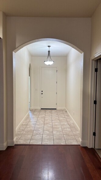 Building Photo - 5959 E Via Casella Dr