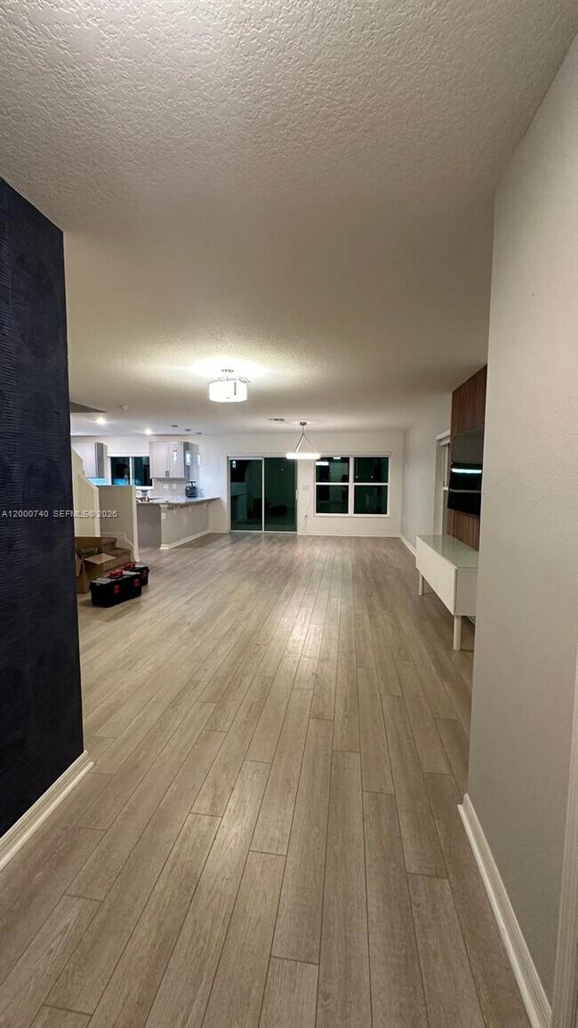 Building Photo - 594 Preserve Pointe Blvd