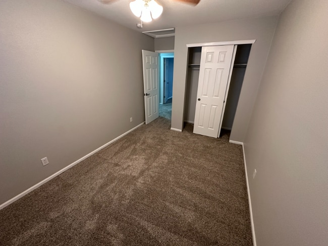 Building Photo - 9491 Cove Creek Dr