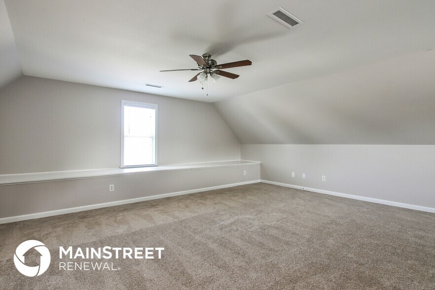 Building Photo - 260 Willowbrook Cir