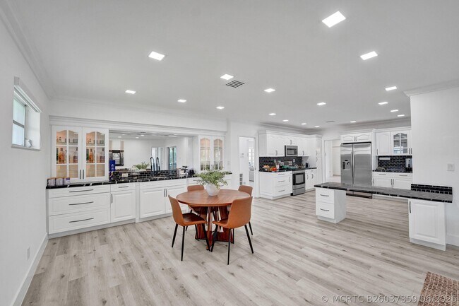 Building Photo - 3630 N 55th Ave