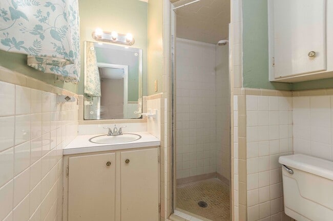 Building Photo - 101 Wakefield Dr