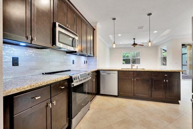 Building Photo - 4559 Cadiz Cir