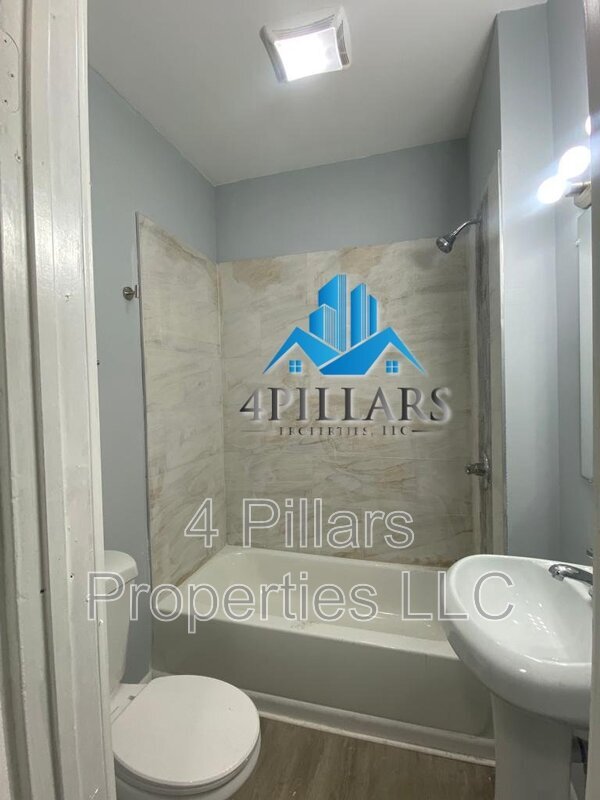 Building Photo - 5007 Magoun Ave