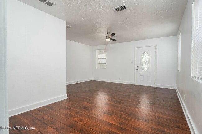 Building Photo - 2221 Commonwealth Ave