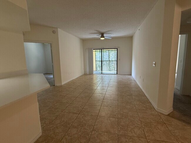 Building Photo - 3020 Alcazar Pl