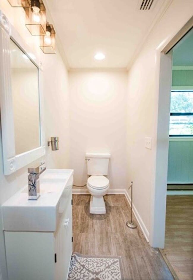 Building Photo - Fabulous home near the fairgrounds-$500 of...